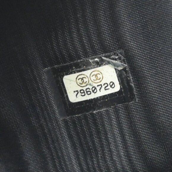 Chanel Black Calfskin Trifold Wallet 195982 - Picture 5 of 7